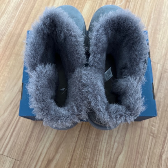 ugg bailey button boot - Picture 3 of 5